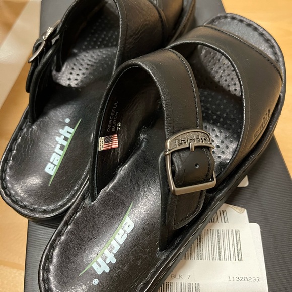 Leather Slides by Earth Shoes ! - Picture 3 of 10